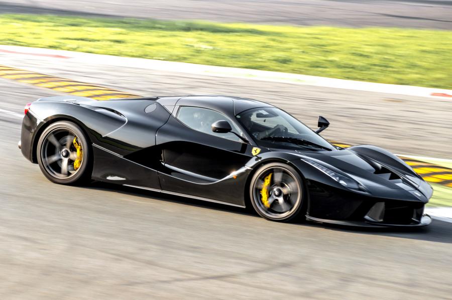  Ferrari LaFerrari 2013 года  (фото 13 из 34)